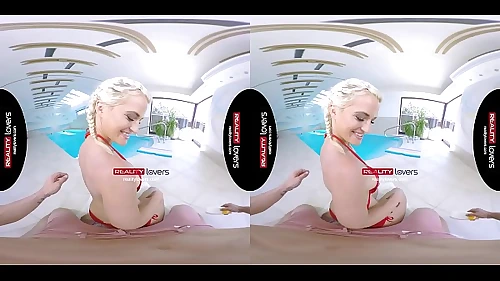 RealityLovers - Pigtailed Teen Nicole piscine et fun